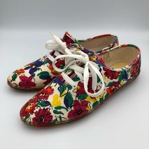 Retro Floral Bomb Canvas Tennies 7.5